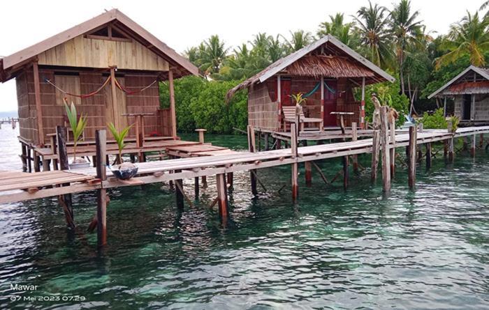 Mawar Homestay Besir Extérieur photo